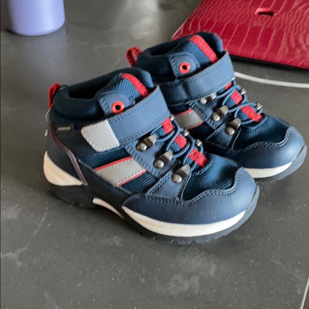 H&M boys waterproof shoes